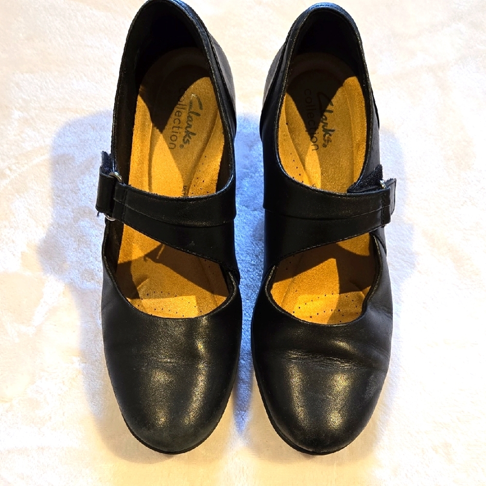 Woman's CLARK Comfort SHOES